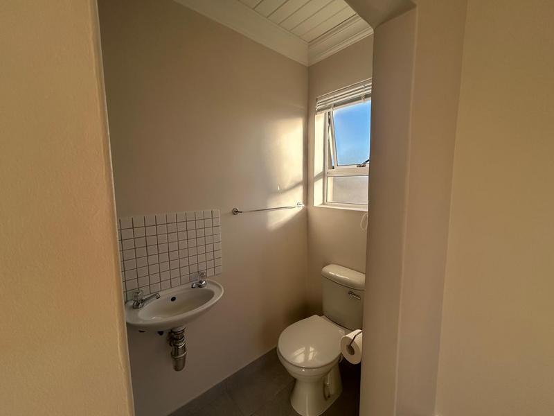 To Let 3 Bedroom Property for Rent in Eikenbosch Western Cape